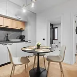 2 C3 Grand Apartment *